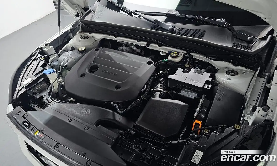 Volvo XC40 2023 2.0 автомат (гидро), фото 5 Volvo XC40 2023 2.0 автомат (гидро), фото 5