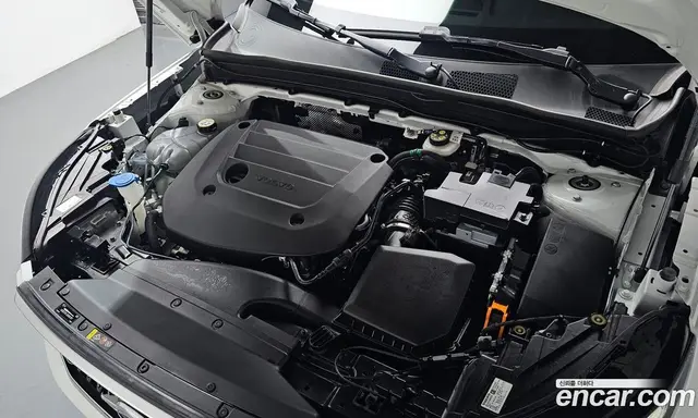 Volvo XC40 2023 2.0 автомат (гидро), миниатюра 5 Volvo XC40 2023 2.0 автомат (гидро), миниатюра 5