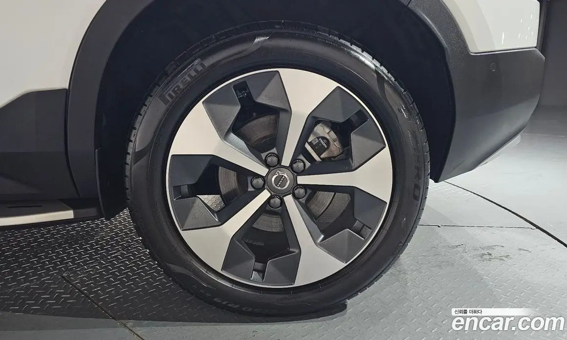 Volvo XC40 2023 2.0 автомат (гидро), фото 6 Volvo XC40 2023 2.0 автомат (гидро), фото 6