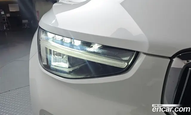 Volvo XC40 2023 2.0 автомат (гидро), миниатюра 7 Volvo XC40 2023 2.0 автомат (гидро), миниатюра 7