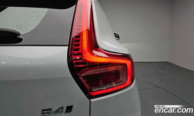 Volvo XC40 2023 2.0 автомат (гидро), миниатюра 8 Volvo XC40 2023 2.0 автомат (гидро), миниатюра 8