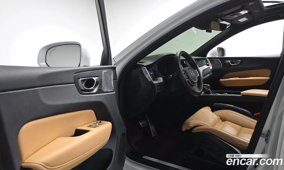 Volvo XC60 2020 2.0 автомат (гидро), фото 12 Volvo XC60 2020 2.0 автомат (гидро), фото 12