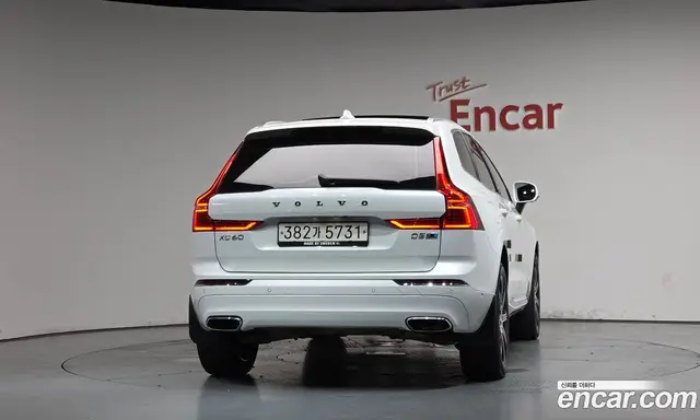 Volvo XC60 2020 2.0 автомат (гидро), миниатюра 3 Volvo XC60 2020 2.0 автомат (гидро), миниатюра 3
