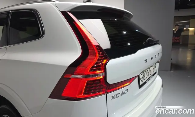 Volvo XC60 2020 2.0 автомат (гидро), миниатюра 8 Volvo XC60 2020 2.0 автомат (гидро), миниатюра 8