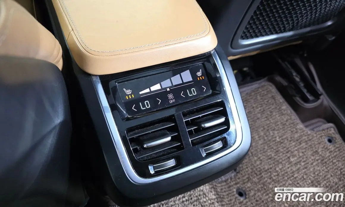 Volvo XC90 2016 2.0 автомат (гидро), фото 18 Volvo XC90 2016 2.0 автомат (гидро), фото 18