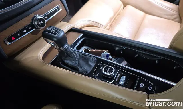 Volvo XC90 2016 2.0 автомат (гидро), миниатюра 9 Volvo XC90 2016 2.0 автомат (гидро), миниатюра 9