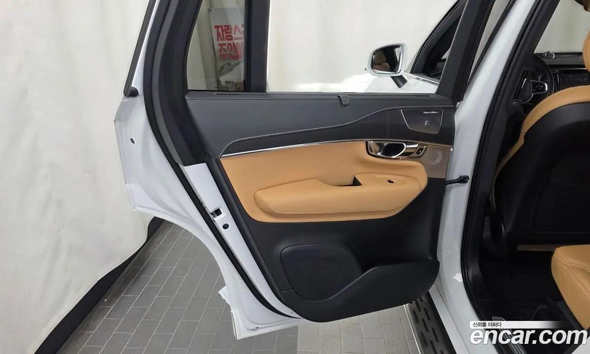 Volvo XC90 2022 2.0 автомат (гидро), фото 15