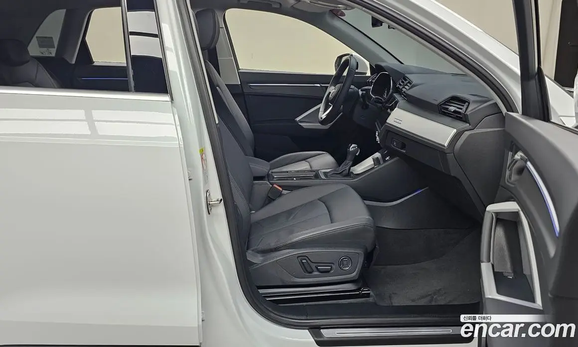 Audi Q3 2025 2.0 автомат (гидро), фото 16