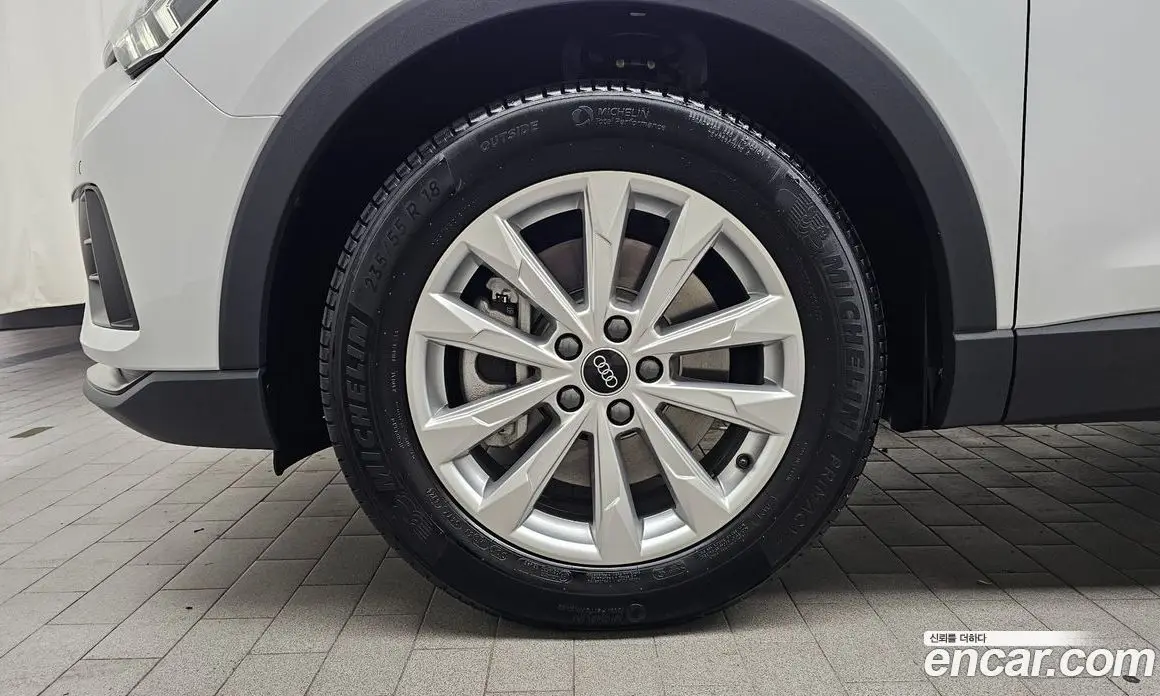 Audi Q3 2025 2.0 автомат (гидро), фото 5