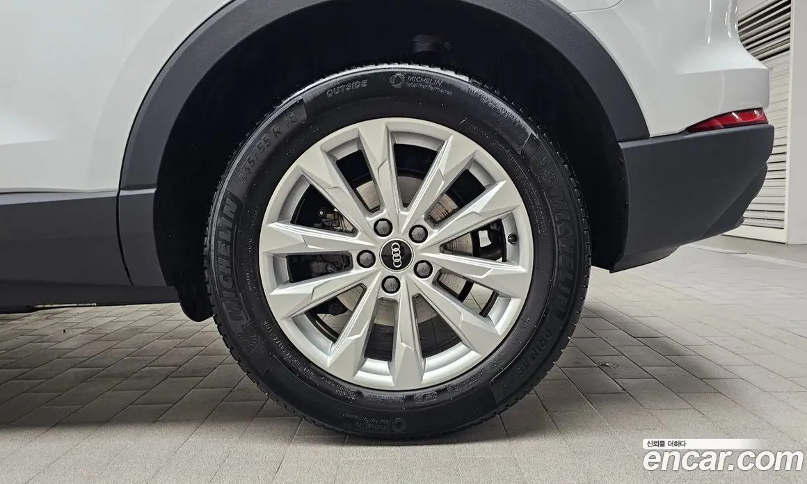 Audi Q3 2025 2.0 автомат (гидро), фото 7