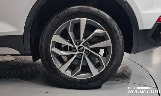 Audi Q5 2024 2.0 автомат (гидро), миниатюра 6