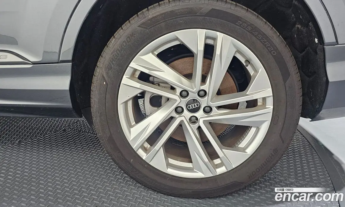 Audi Q7 2021 3.0 автомат (гидро), фото 6