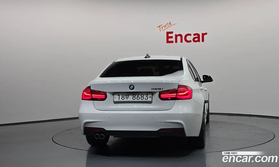 BMW 3 серия 2016 2.0 автомат (гидро), фото 4 BMW 3 серия 2016 2.0 автомат (гидро), фото 4
