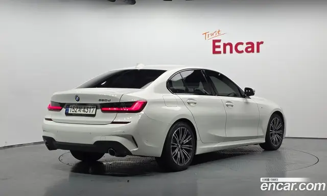 BMW 3 серия, 2021, 82 123 км