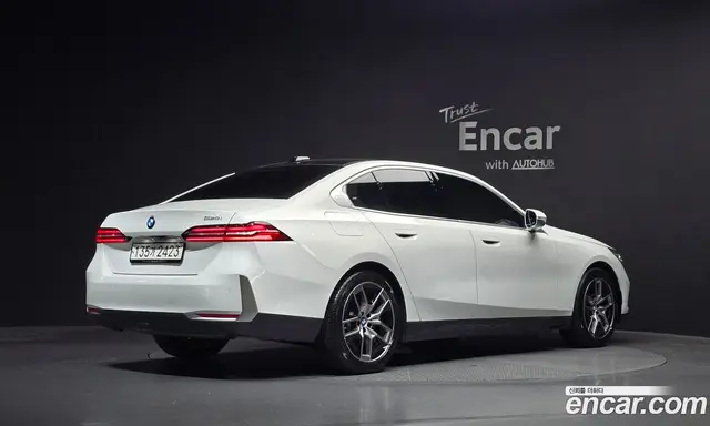 BMW 5 серия 2023 2.0 автомат (гидро), миниатюра 2