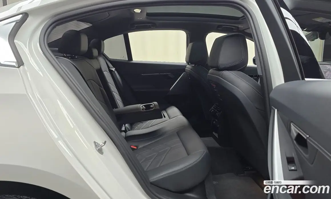 BMW 5 серия 2023 2.0 автомат (гидро), фото 17