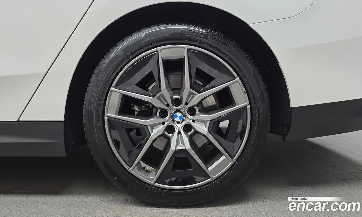 BMW 5 серия 2023 2.0 автомат (гидро), фото 7