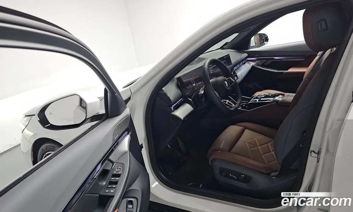 BMW 5 серия 2025 2.0 автомат (гидро), фото 12 BMW 5 серия 2025 2.0 автомат (гидро), фото 12
