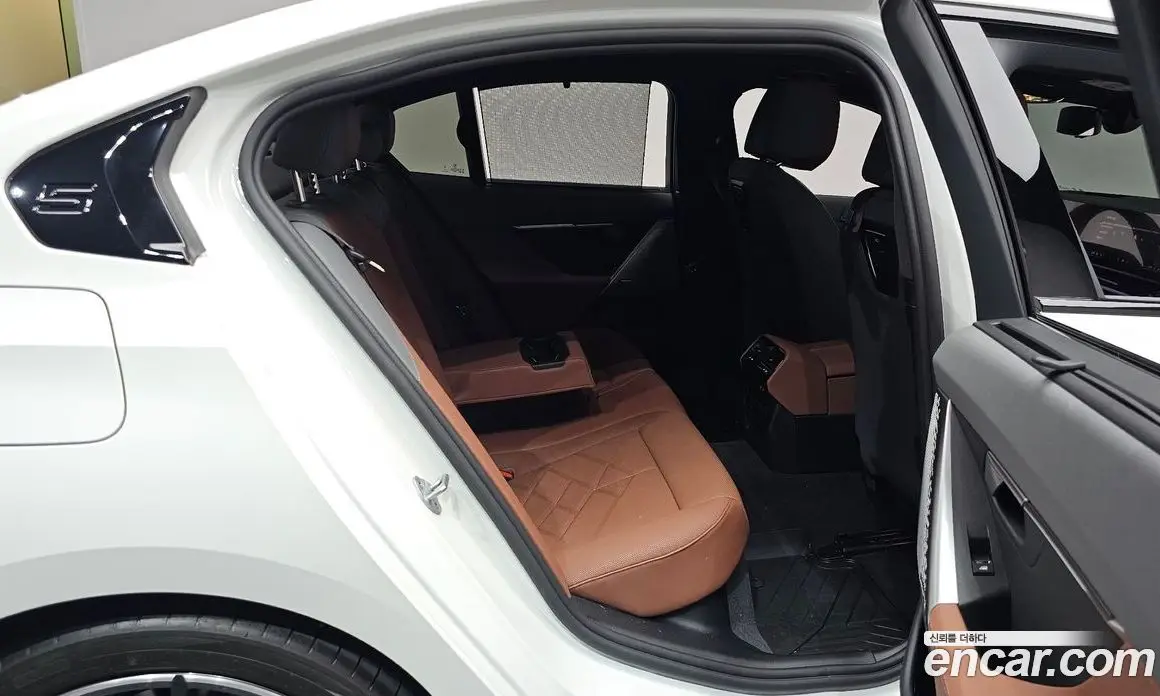 BMW 5 серия 2025 2.0 автомат (гидро), фото 16 BMW 5 серия 2025 2.0 автомат (гидро), фото 16