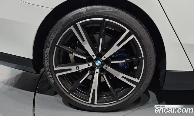 BMW 5 серия 2025 2.0 автомат (гидро), миниатюра 4 BMW 5 серия 2025 2.0 автомат (гидро), миниатюра 4