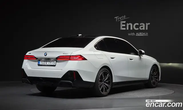 BMW 5 серия, 2025, 5 821 км