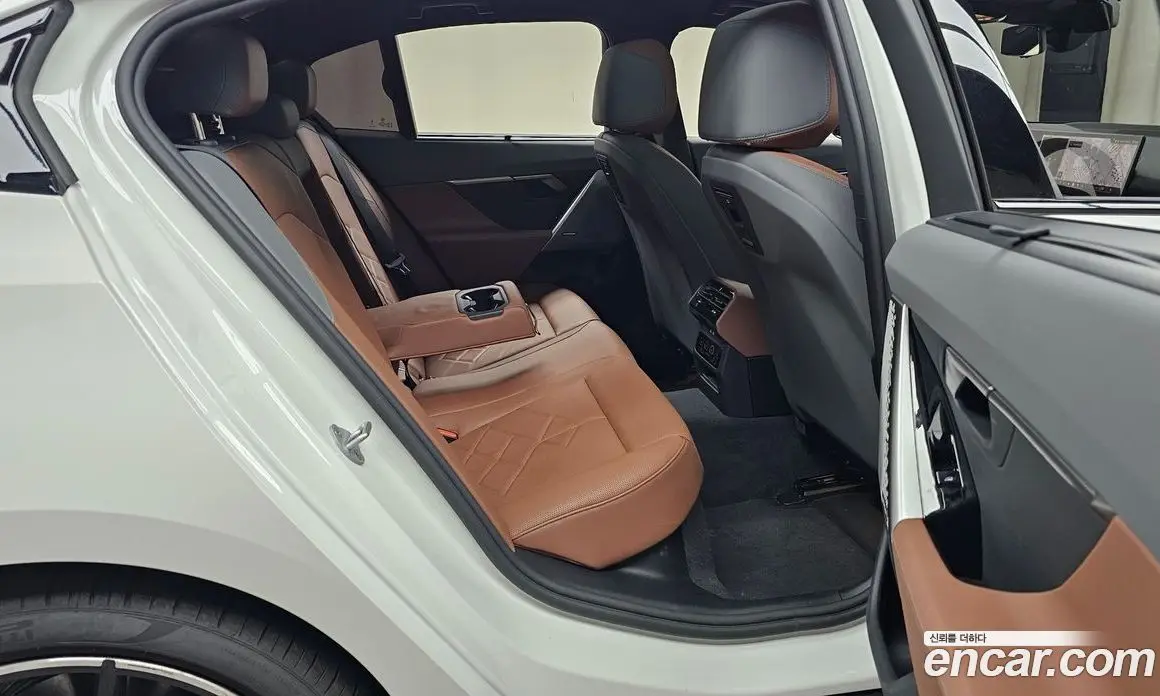 BMW 5 серия 2025 2.0 автомат (гидро), фото 16