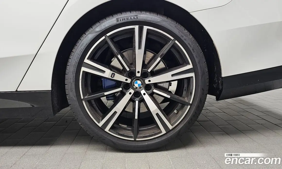 BMW 5 серия 2025 2.0 автомат (гидро), фото 6