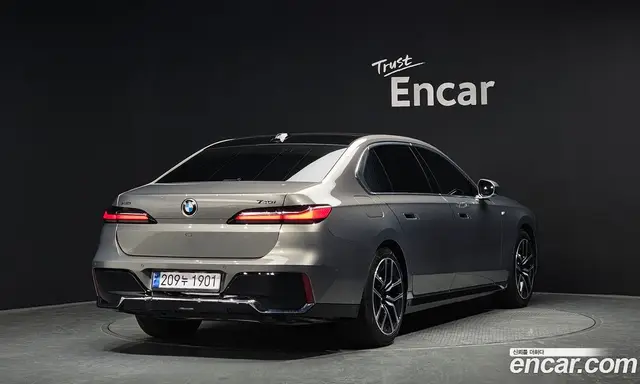BMW 7 серия 2024 3.0 автомат (гидро), миниатюра 2
