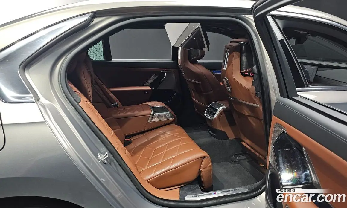 BMW 7 серия 2024 3.0 автомат (гидро), фото 16