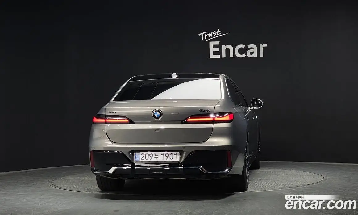 BMW 7 серия 2024 3.0 автомат (гидро), фото 4