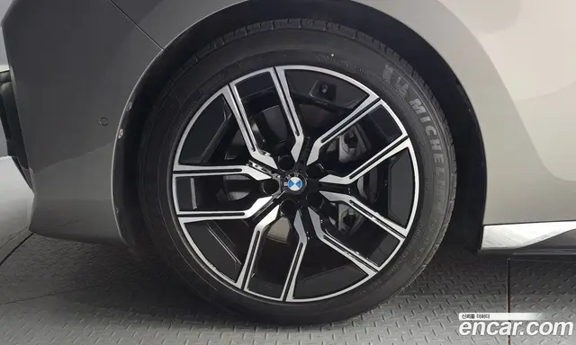 BMW 7 серия 2024 3.0 автомат (гидро), миниатюра 5