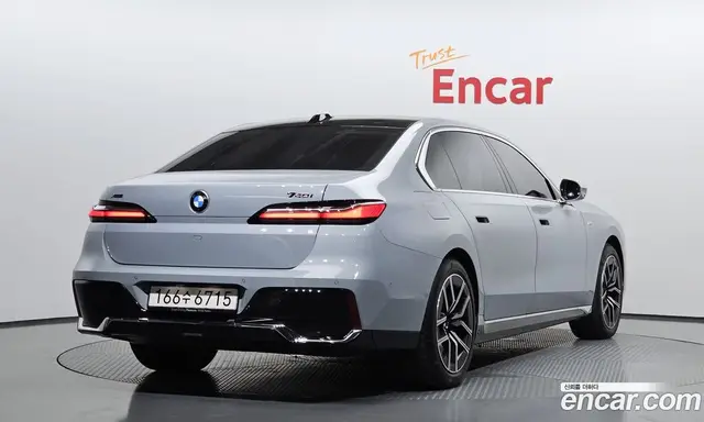 BMW 7 серия 2025 3.0 автомат (гидро), миниатюра 2