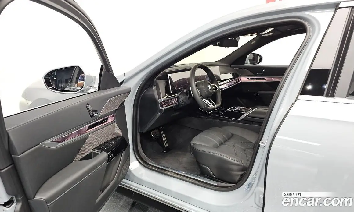 BMW 7 серия 2025 3.0 автомат (гидро), фото 13