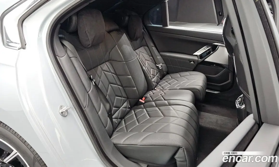 BMW 7 серия 2025 3.0 автомат (гидро), фото 17