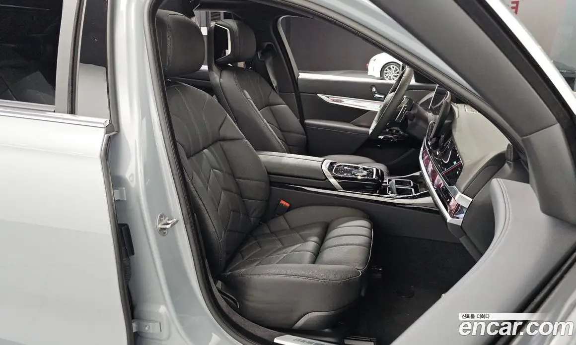 BMW 7 серия 2025 3.0 автомат (гидро), фото 18