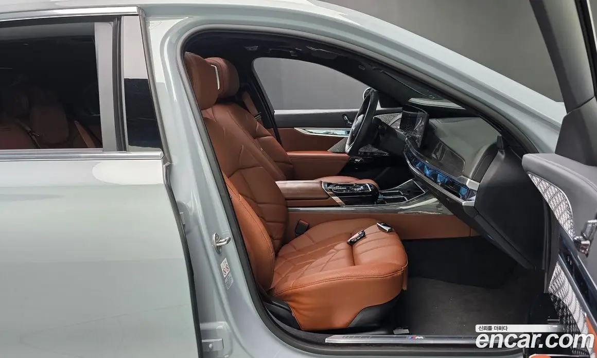 BMW i7 2023 0.3 автомат (гидро), фото 16