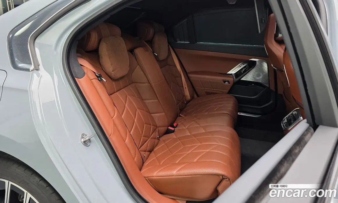 BMW i7 2023 0.3 автомат (гидро), фото 17