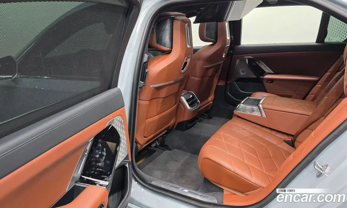 BMW i7 2023 0.3 автомат (гидро), фото 18