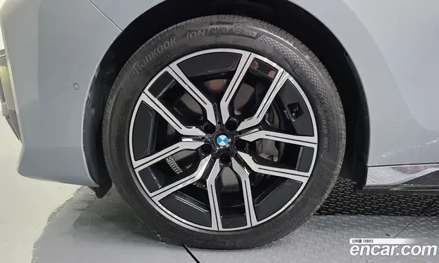 BMW i7 2023 0.3 автомат (гидро), миниатюра 5