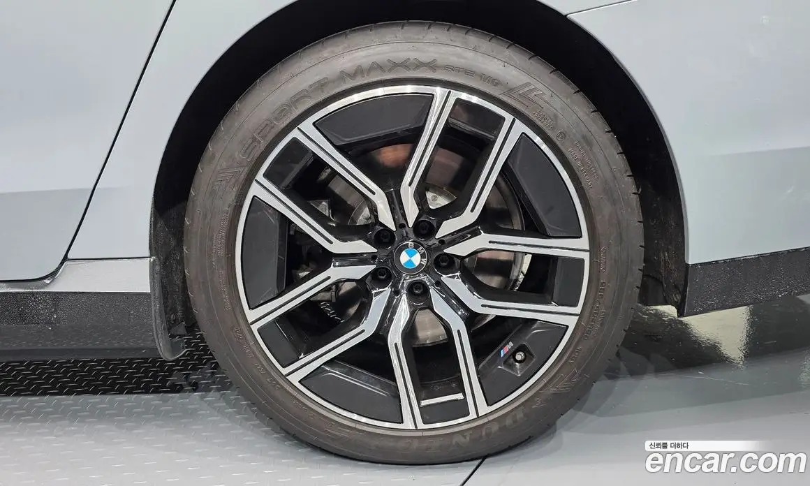 BMW i7 2023 0.3 автомат (гидро), фото 7