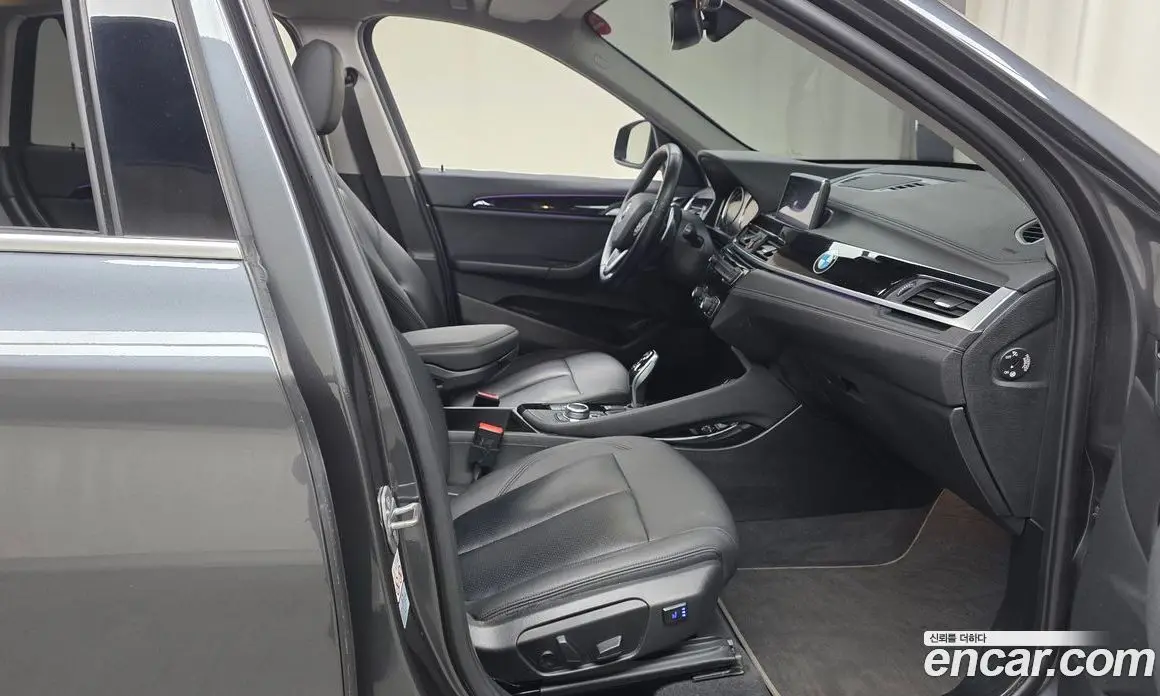 BMW X1 2022 2.0 автомат (гидро), фото 17