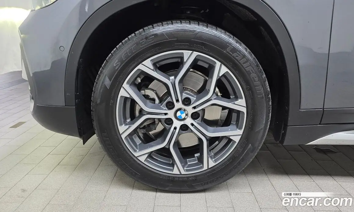 BMW X1 2022 2.0 автомат (гидро), фото 5