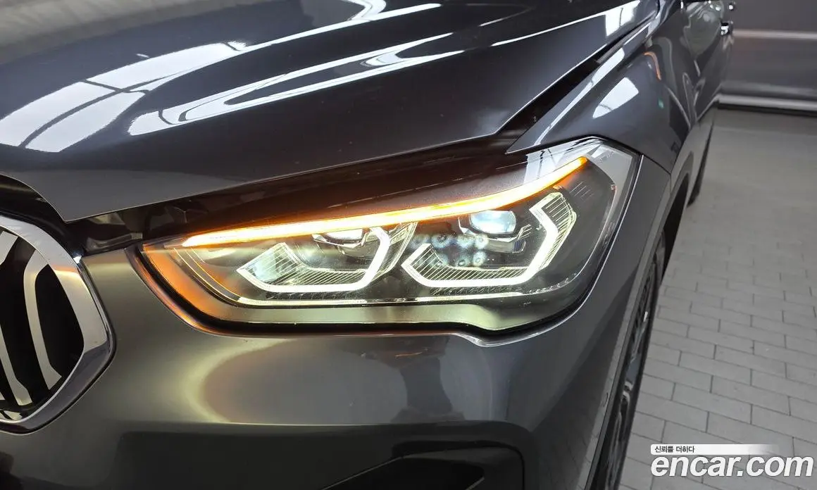 BMW X1 2022 2.0 автомат (гидро), фото 8