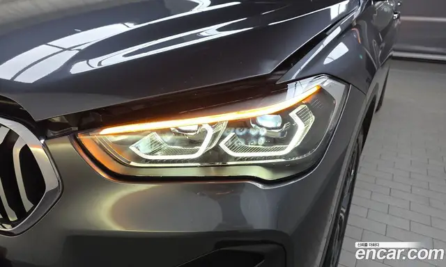 BMW X1 2022 2.0 автомат (гидро), миниатюра 8