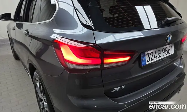 BMW X1 2022 2.0 автомат (гидро), миниатюра 9