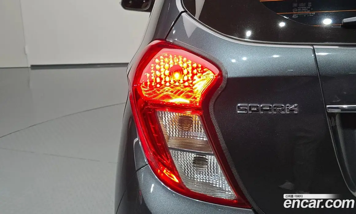 Chevrolet Spark 2017 1.0 автомат (гидро), фото 9