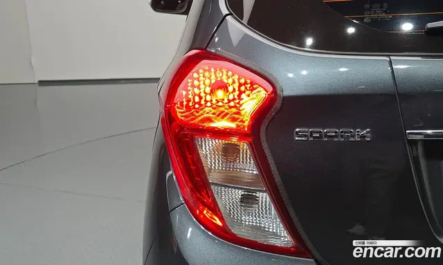 Chevrolet Spark 2017 1.0 автомат (гидро), миниатюра 9