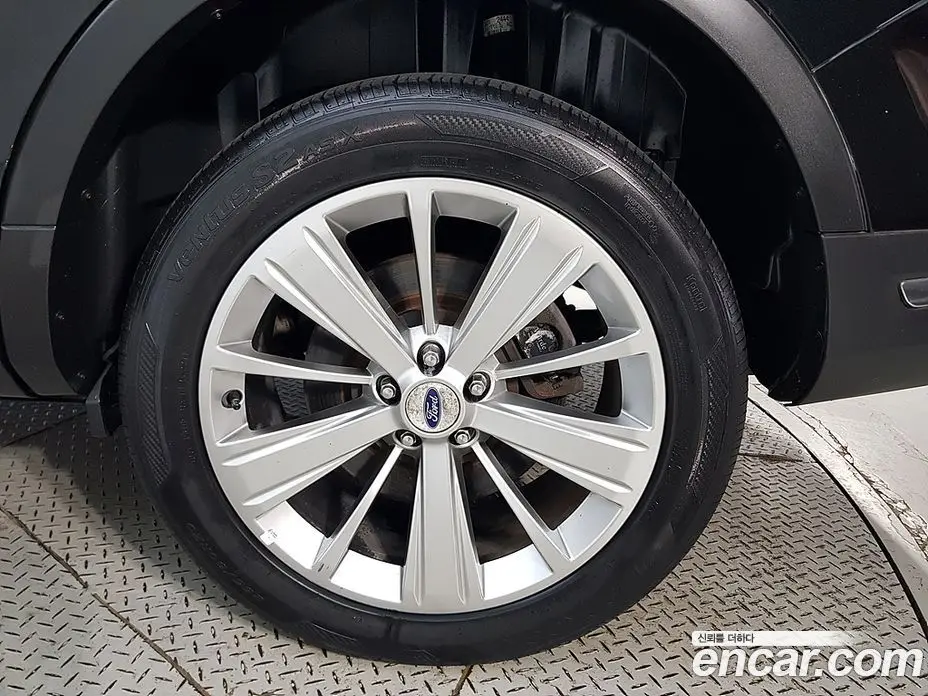 Ford Explorer 2019 2.3 автомат (гидро), фото 20