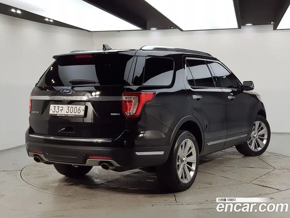 Ford Explorer 2019 2.3 автомат (гидро), фото 4