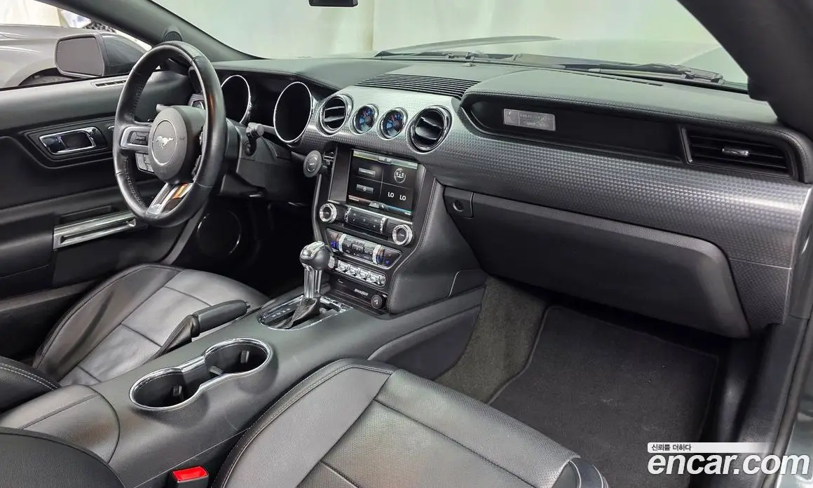 Ford Mustang 2016 2.3 автомат (гидро), фото 7 Ford Mustang 2016 2.3 автомат (гидро), фото 7